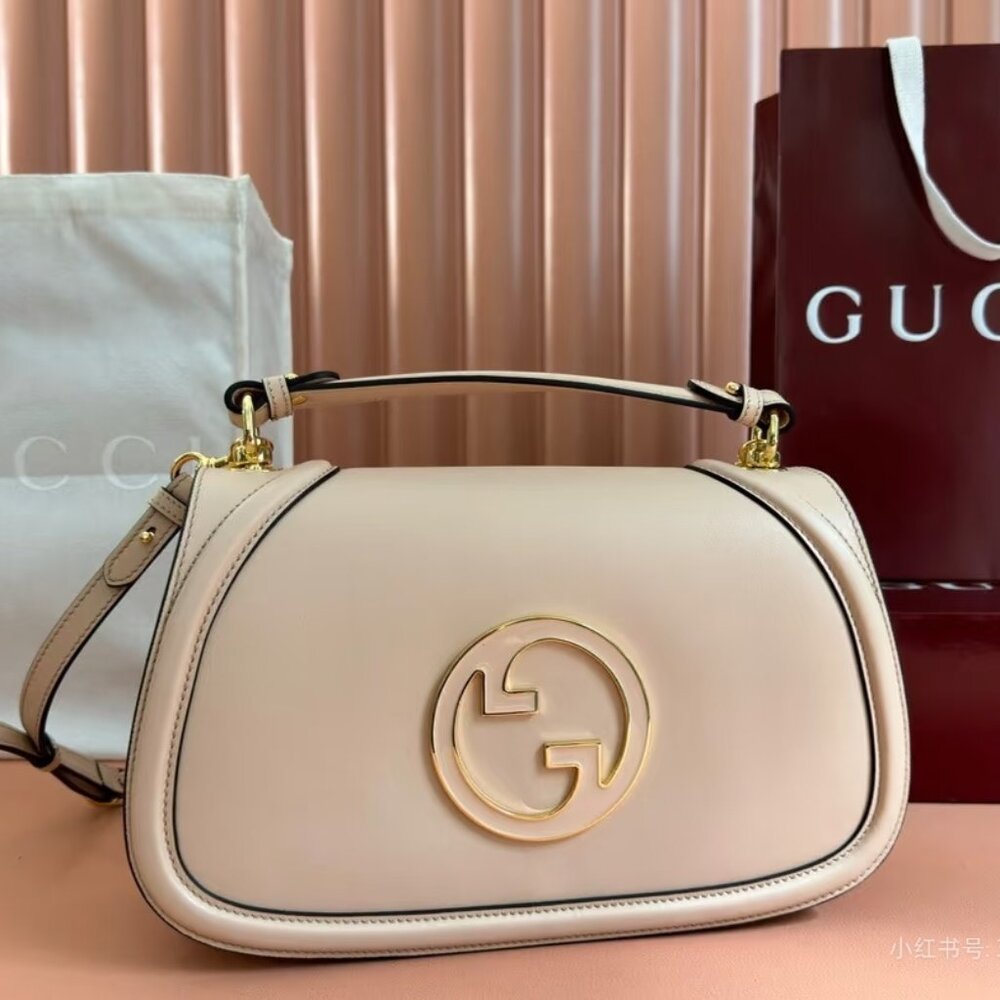 Gucci bags are new, trendy and versatile, interpreting high-end fashion attitude